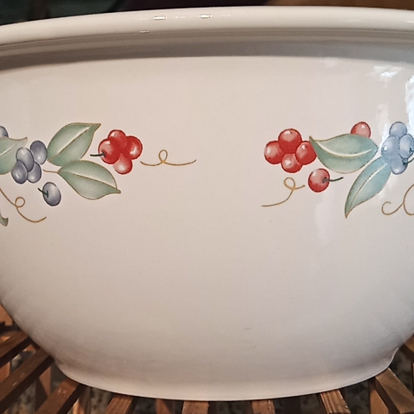 CORELLE Coordinates Vintage 1980's Abundance Pattern Stoneware. 3 qt - 2.85 L. - Picture 3 of 14